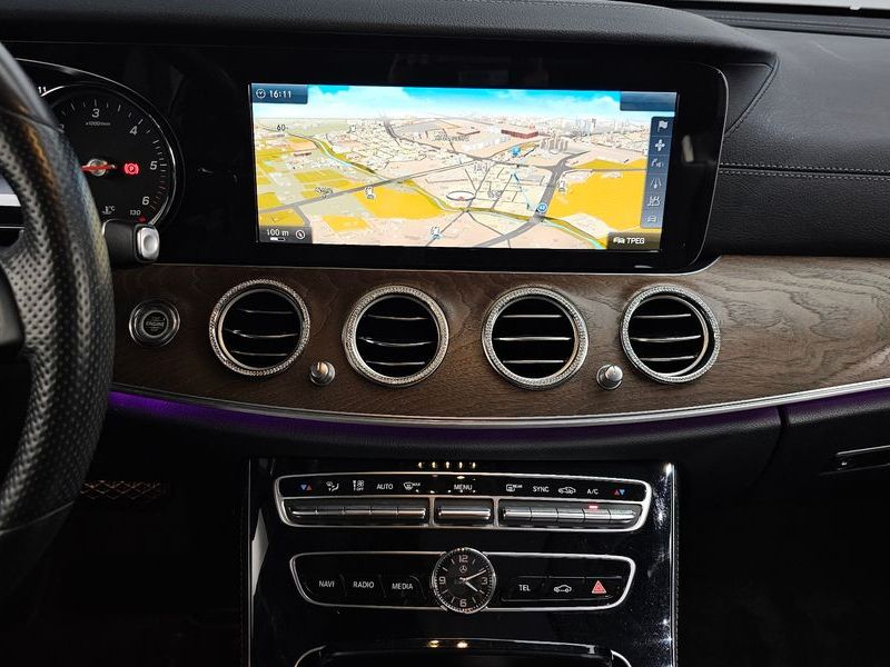 2017 Mercedes-Benz E-Class E220d Exclusive photo 14