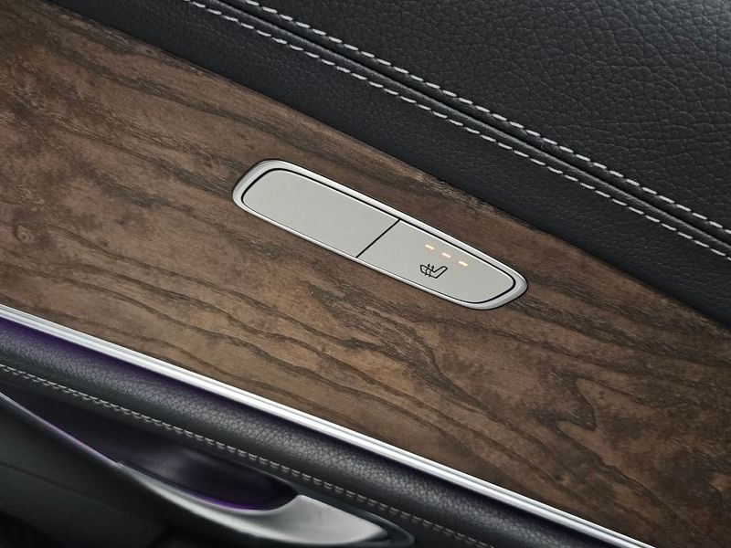 2017 Mercedes-Benz E-Class E220d Exclusive photo 18