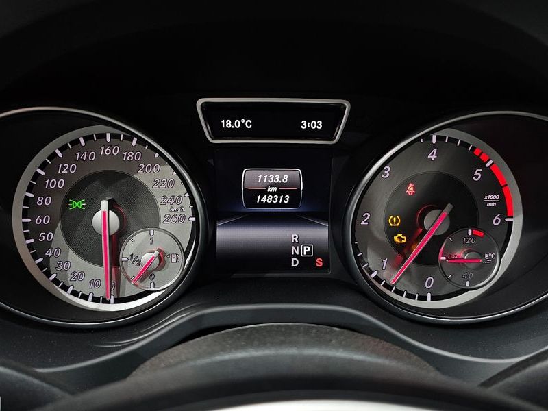 2015 Mercedes-Benz A-Class GLA200 CDI photo 8