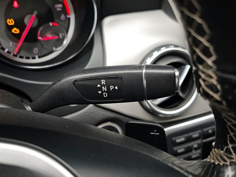 2015 Mercedes-Benz A-Class GLA200 CDI photo 9