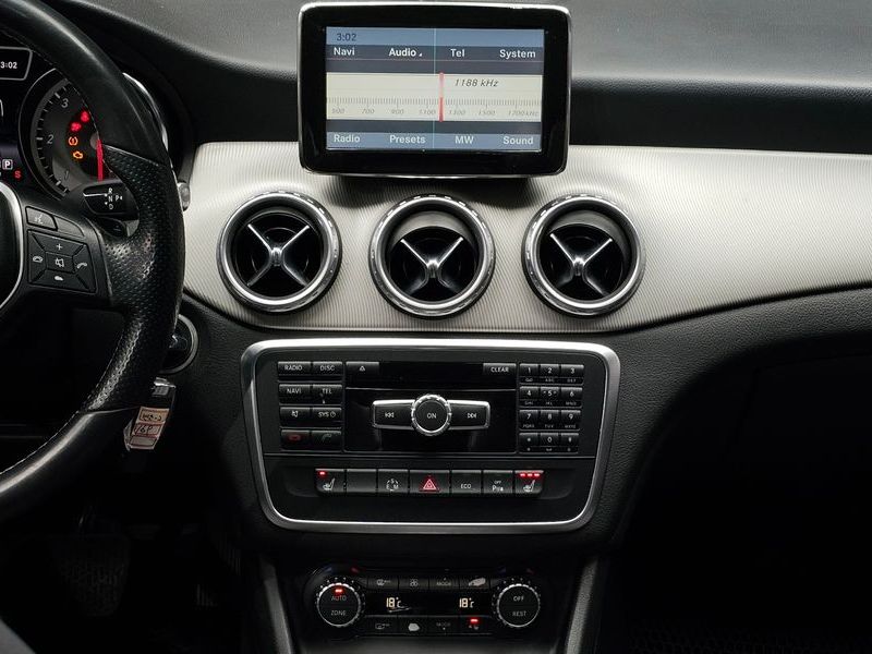 2015 Mercedes-Benz A-Class GLA200 CDI photo 14