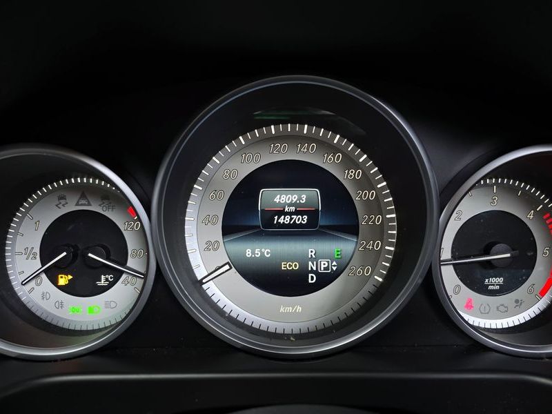 2016 Mercedes-Benz E-Class E220 Bluetec Avantgarde Sport photo 8