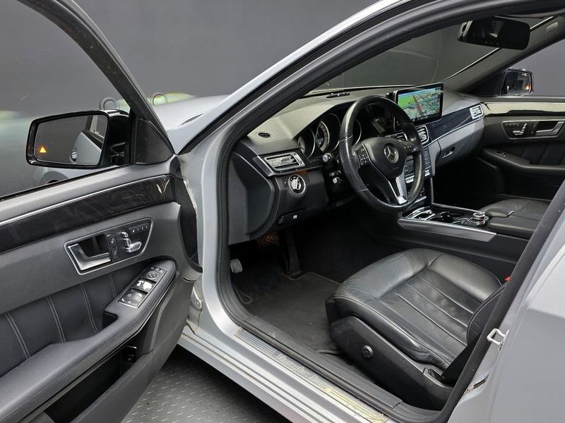 2016 Mercedes-Benz E-Class E220 Bluetec Avantgarde Sport photo 11
