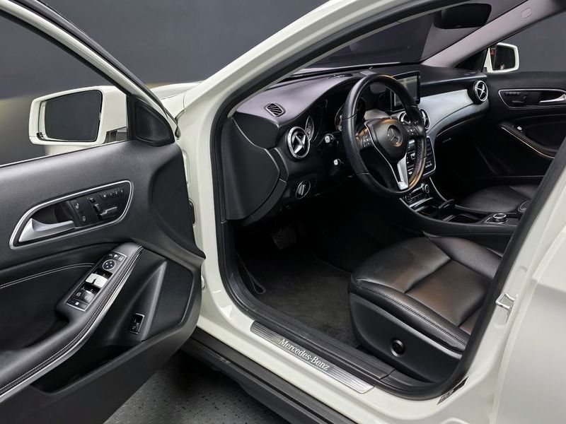2015 Mercedes-Benz A-Class GLA200 CDI photo 11