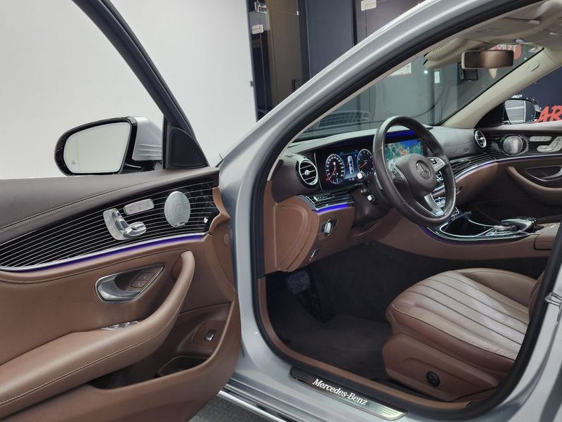 2017 Mercedes-Benz E-Class E400 4MATIC Exclusive photo 10