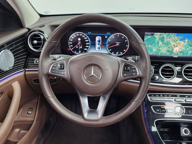 2017 Mercedes-Benz E-Class E400 4MATIC Exclusive photo 12