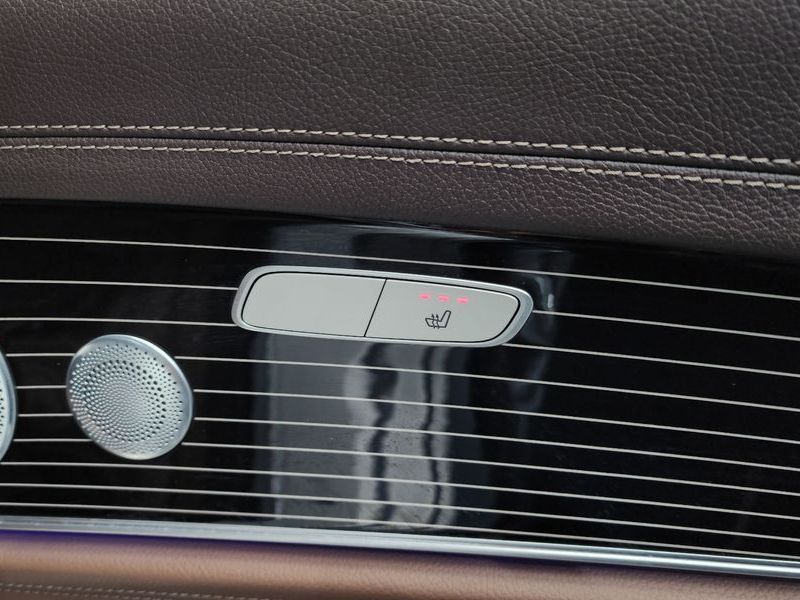 2017 Mercedes-Benz E-Class E400 4MATIC Exclusive photo 18