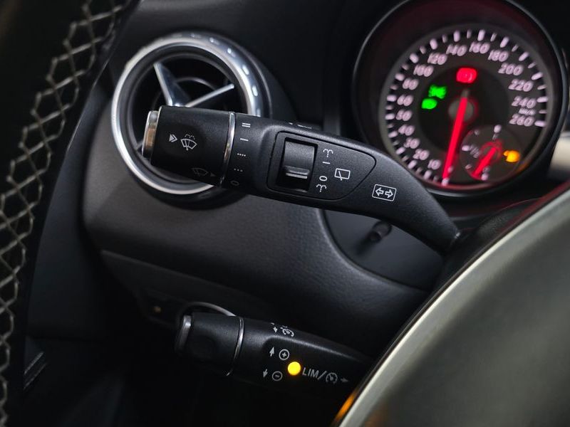 2015 Mercedes-Benz A-Class GLA200 CDI 4MATIC photo 18