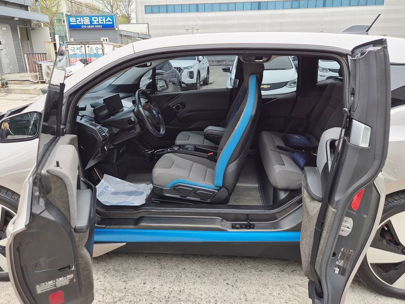 2015 BMW i3 LUX photo 9
