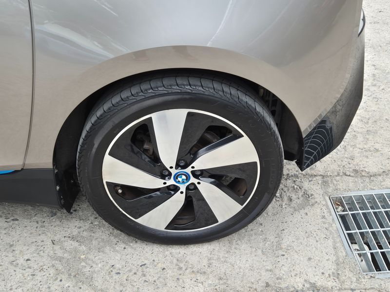 2015 BMW i3 LUX photo 17