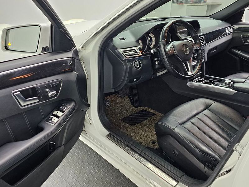 2015 Mercedes-Benz E-Class E220 CDI Avantgarde photo 10