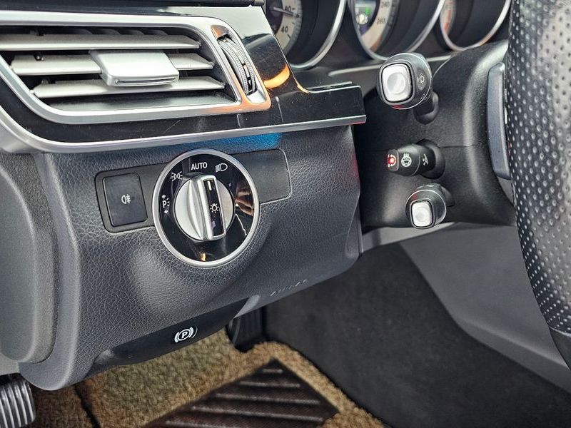 2015 Mercedes-Benz E-Class E220 CDI Avantgarde photo 14