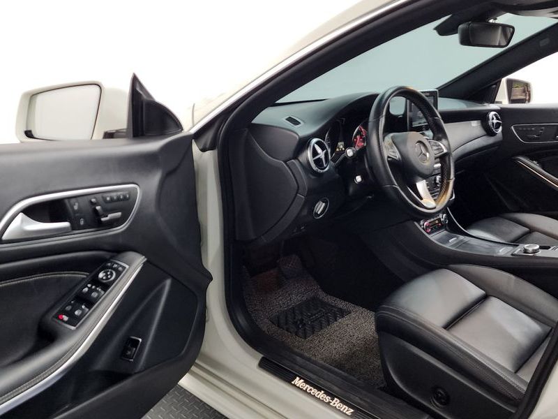 2016 Mercedes-Benz A-Class CLA200 d photo 10