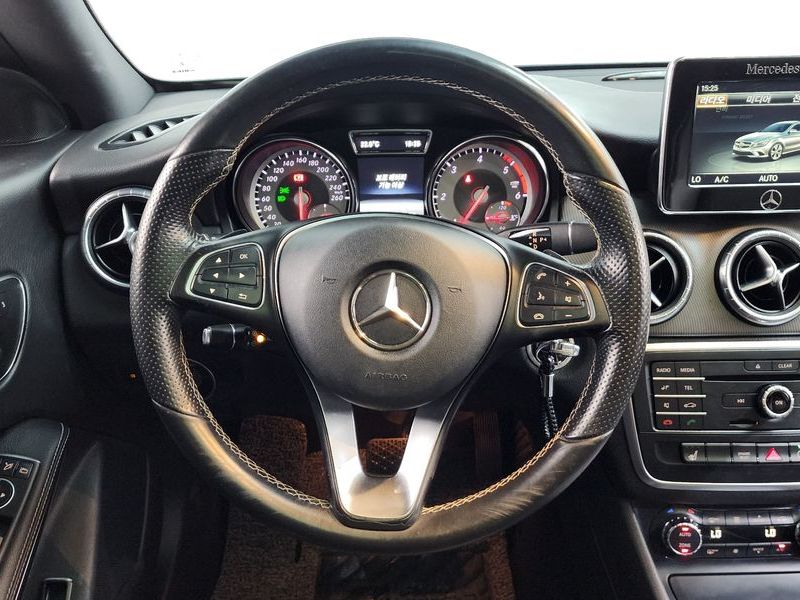2016 Mercedes-Benz A-Class CLA200 d photo 12