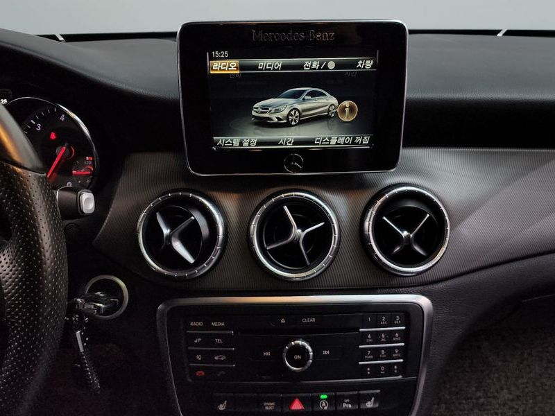 2016 Mercedes-Benz A-Class CLA200 d photo 13