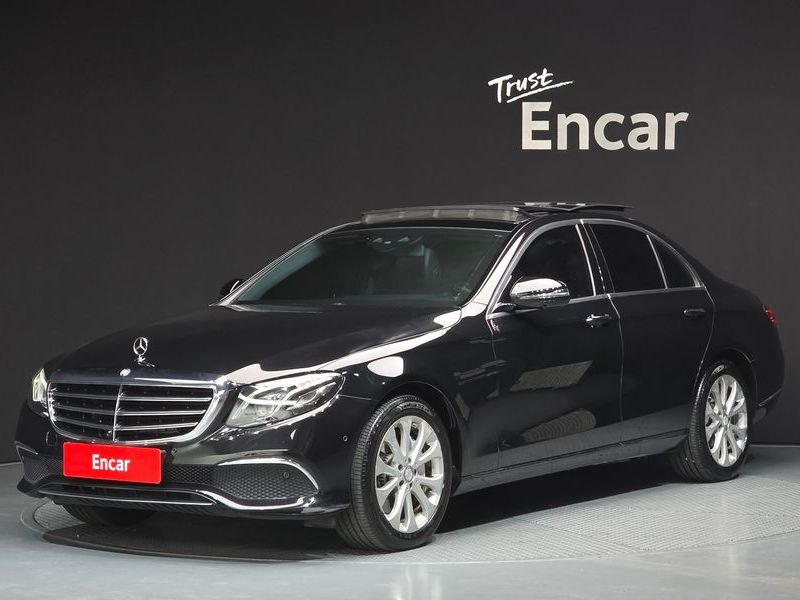 2017 Mercedes-Benz E-Class E300 Exclusive photo 1