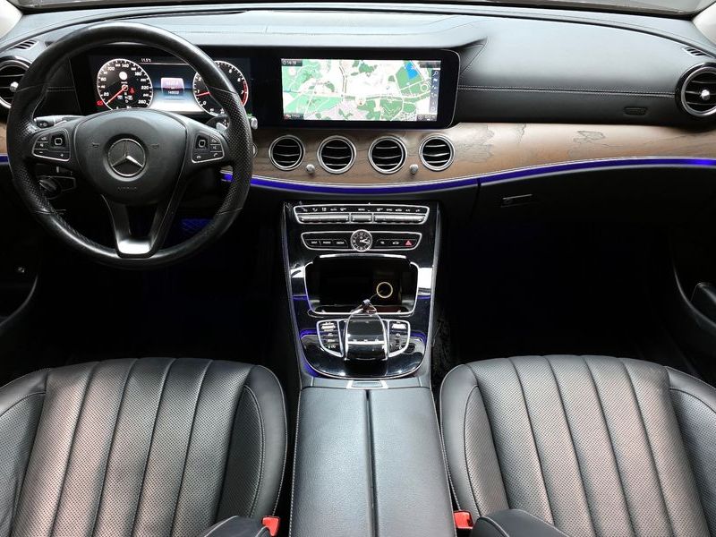 2017 Mercedes-Benz E-Class E300 Exclusive photo 7