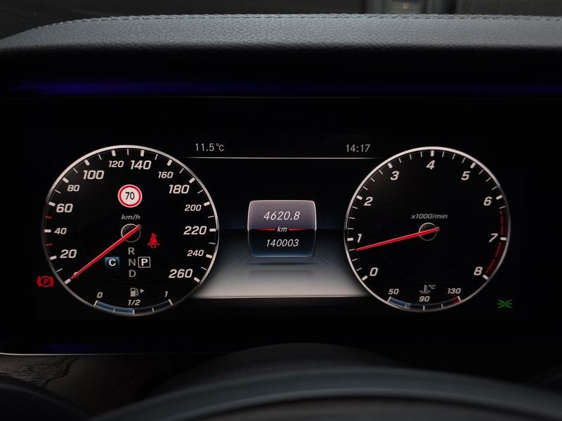 2017 Mercedes-Benz E-Class E300 Exclusive photo 8