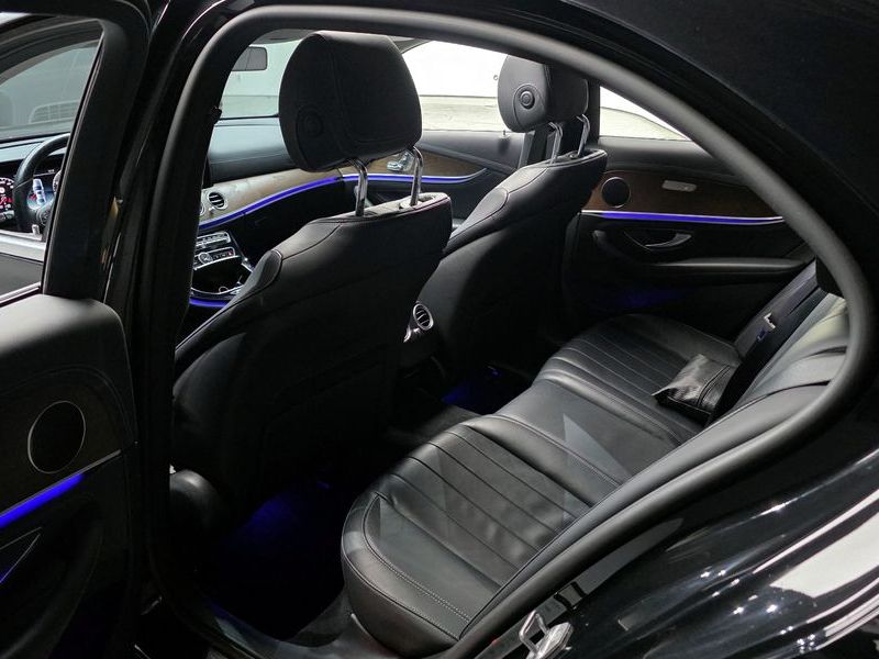 2017 Mercedes-Benz E-Class E300 Exclusive photo 11