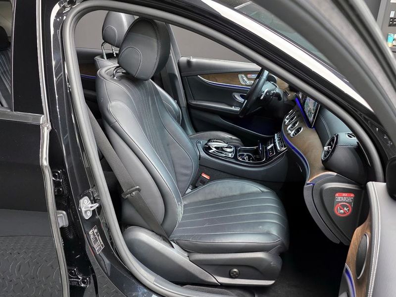 2017 Mercedes-Benz E-Class E300 Exclusive photo 12