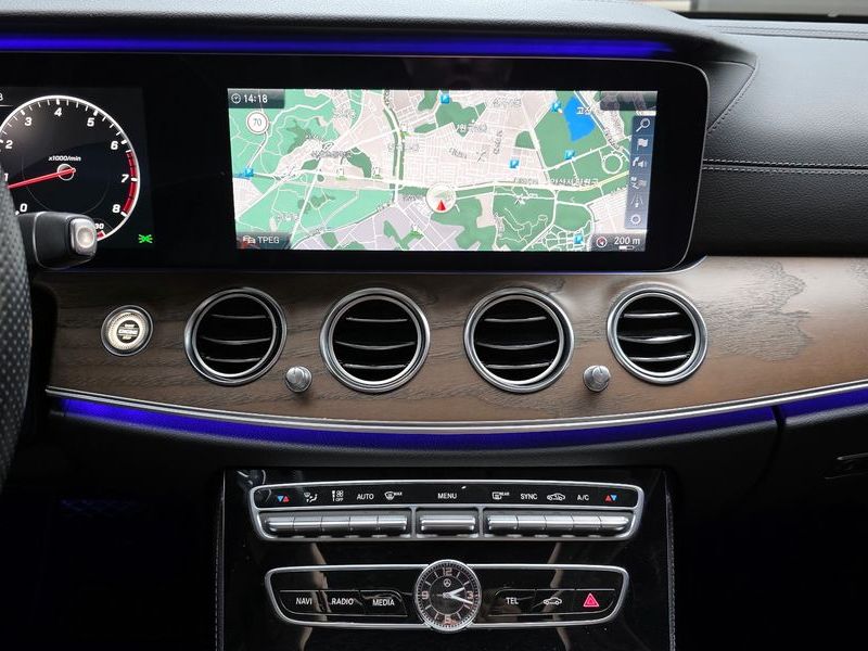 2017 Mercedes-Benz E-Class E300 Exclusive photo 18