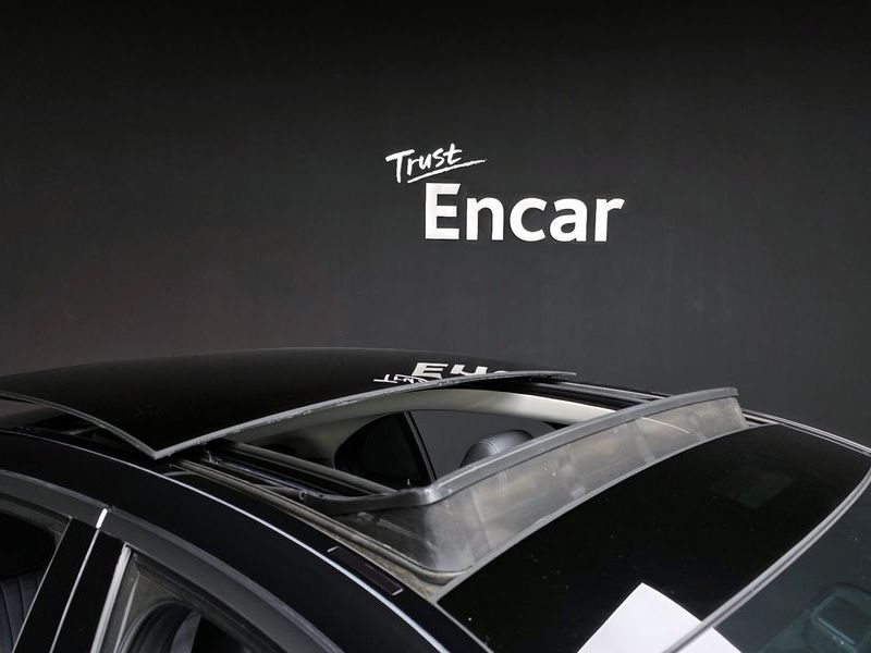2017 Mercedes-Benz E-Class E300 Exclusive photo 20