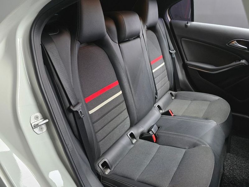 2015 Mercedes-Benz A-Class A180 CDI Style photo 12