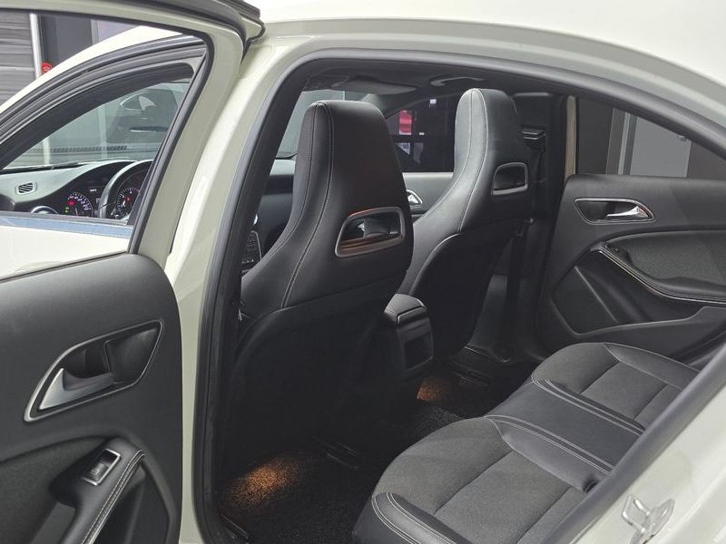 2015 Mercedes-Benz A-Class A180 CDI Style photo 13