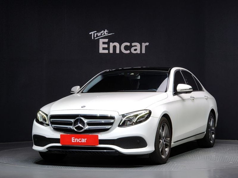 2017 Mercedes-Benz E-Class E300 Avantgarde photo 1