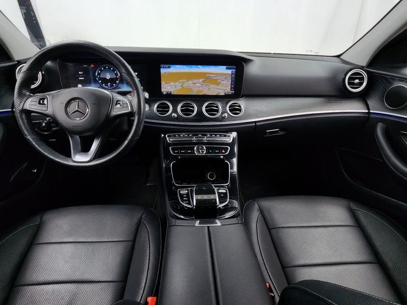 2017 Mercedes-Benz E-Class E300 Avantgarde photo 7