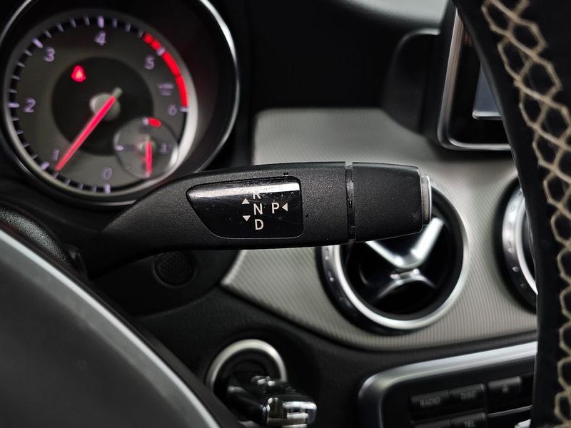 2015 Mercedes-Benz A-Class GLA200 CDI photo 8