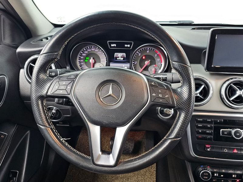 2015 Mercedes-Benz A-Class GLA200 CDI photo 12