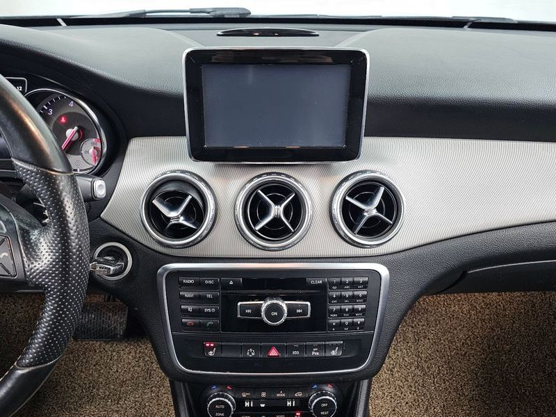 2015 Mercedes-Benz A-Class GLA200 CDI photo 13
