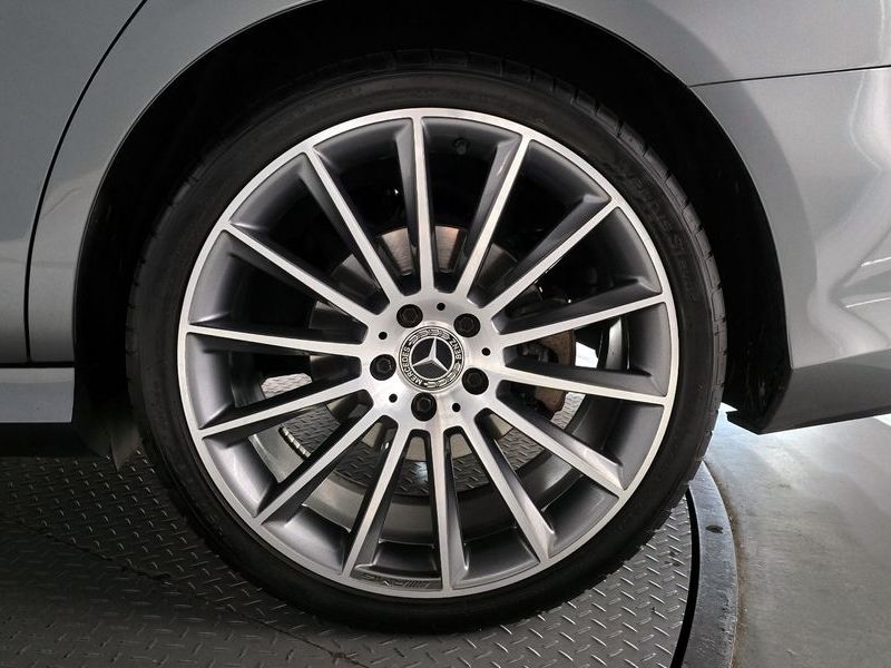 2017 Mercedes-Benz E-Class E300 4MATIC AMG Line photo 21