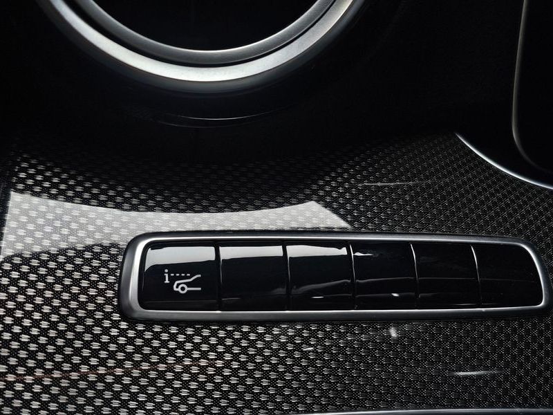 2017 Mercedes-Benz E-Class E300 4MATIC AMG Line photo 29