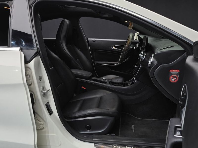 2015 Mercedes-Benz A-Class CLA200 CDI photo 11