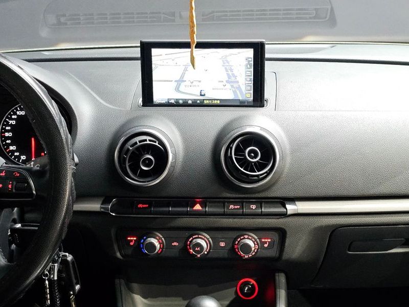 2015 Audi A3 25 TDI 8V photo 16