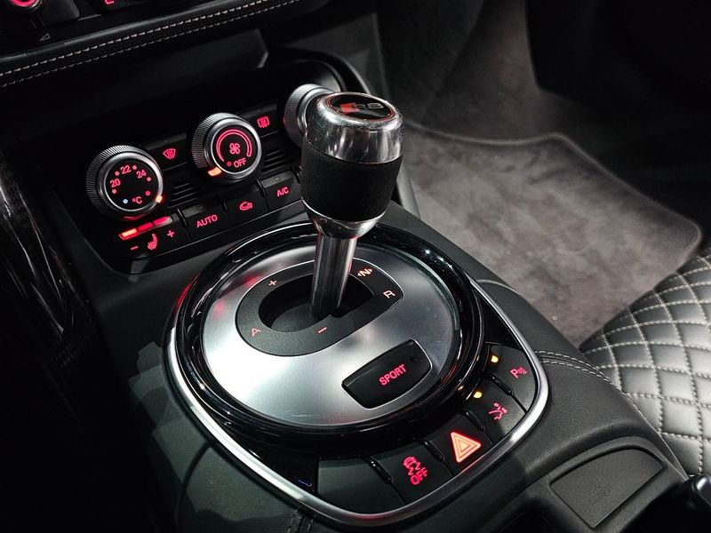 2015 Audi R8 5.2 V10 Coupe photo 9