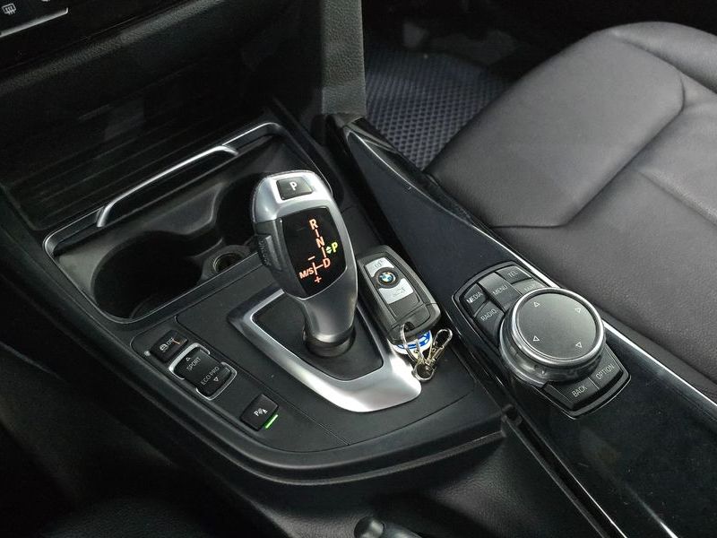 2016 BMW 3 Series 320d photo 9