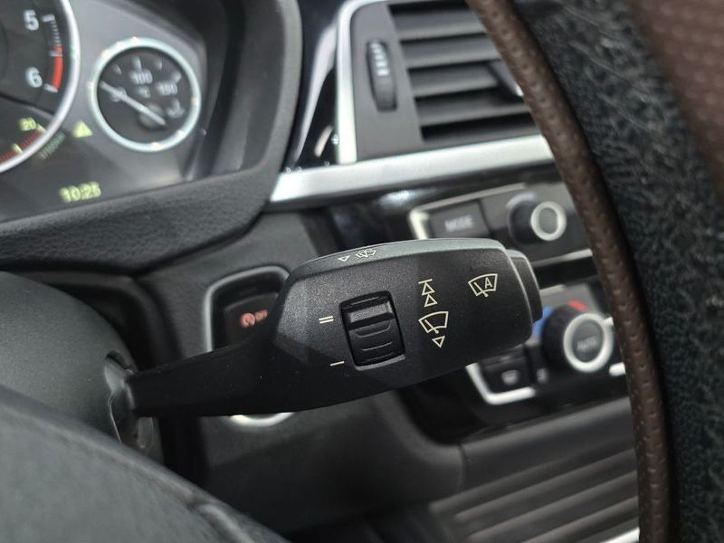2016 BMW 3 Series 320d photo 18