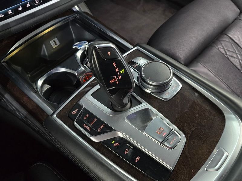 2016 BMW 7 Series 730Ld xDrive photo 9