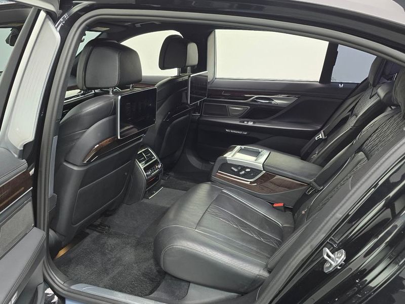 2016 BMW 7 Series 730Ld xDrive photo 11
