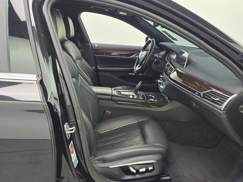 2016 BMW 7 Series 730Ld xDrive photo 12