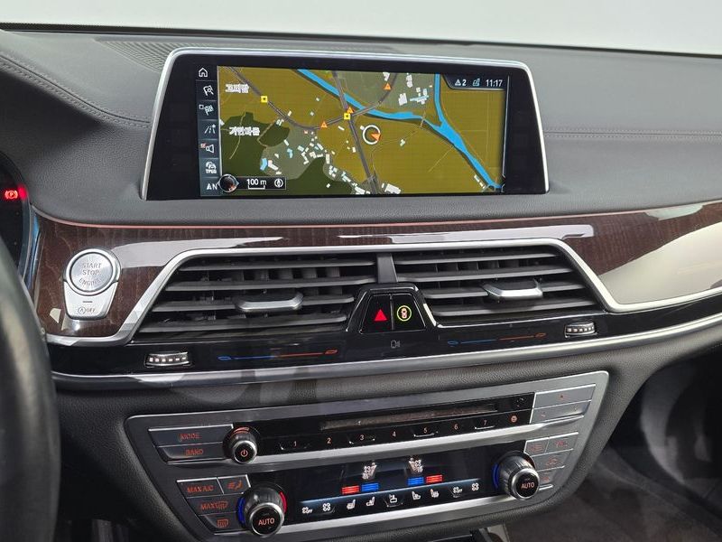 2016 BMW 7 Series 730Ld xDrive photo 14