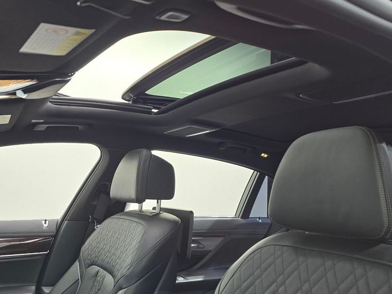 2016 BMW 7 Series 730Ld xDrive photo 19
