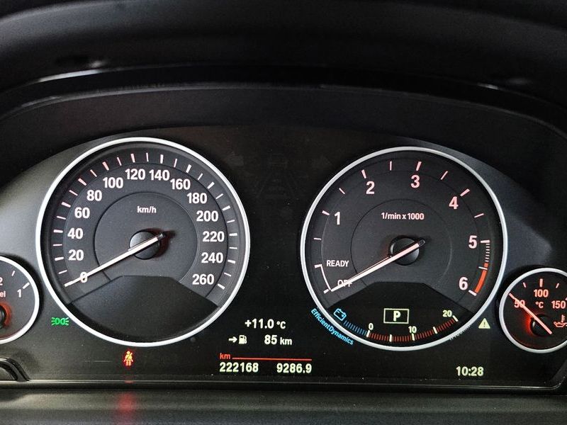 2016 BMW 3 Series 320d photo 8