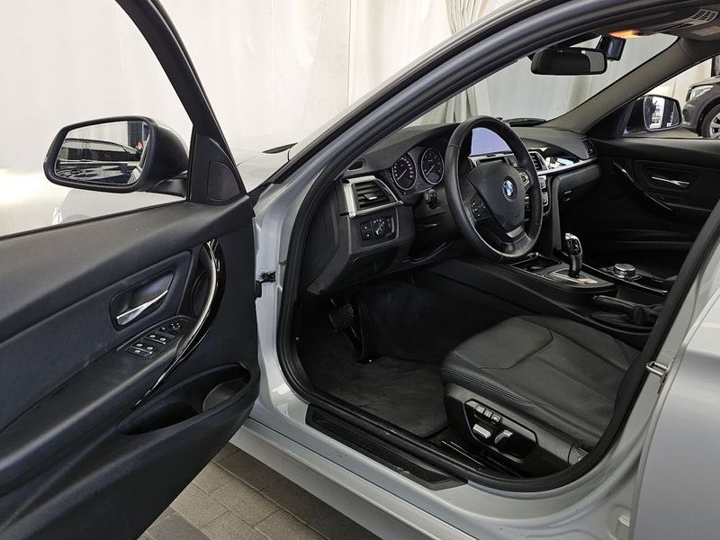 2016 BMW 3 Series 320d photo 10