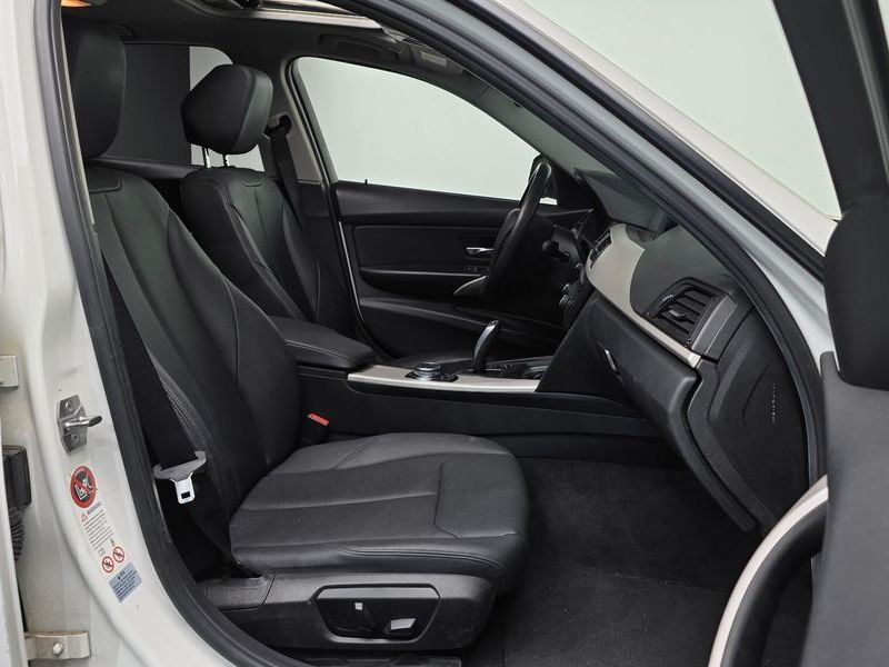2015 BMW 3 Series 320d ED Edition photo 10