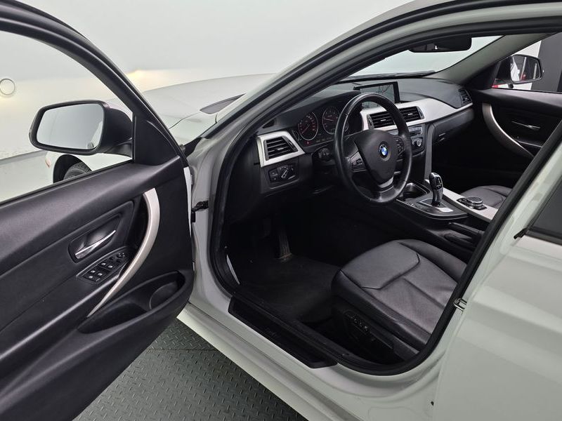 2015 BMW 3 Series 320d ED Edition photo 11