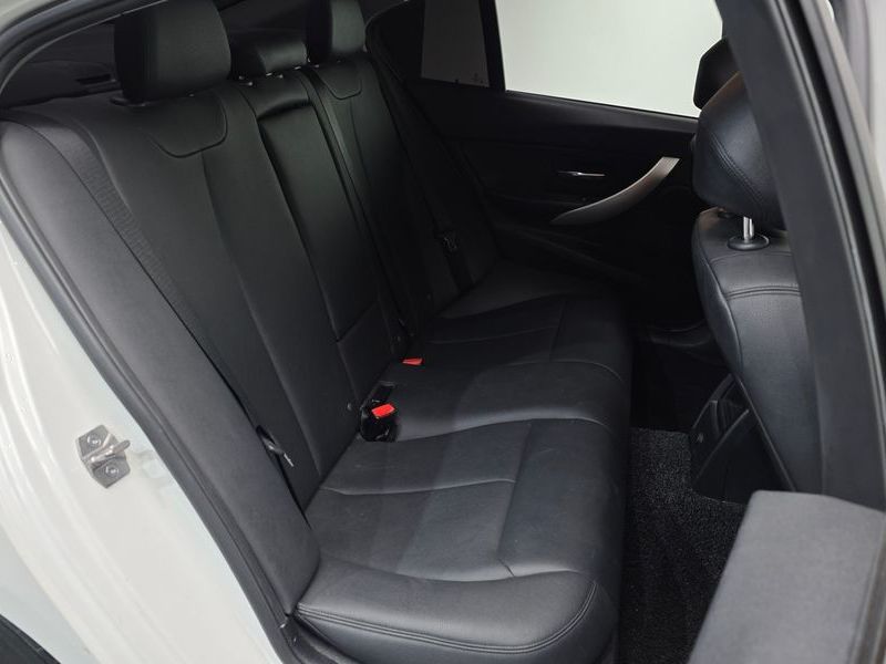2015 BMW 3 Series 320d ED Edition photo 12